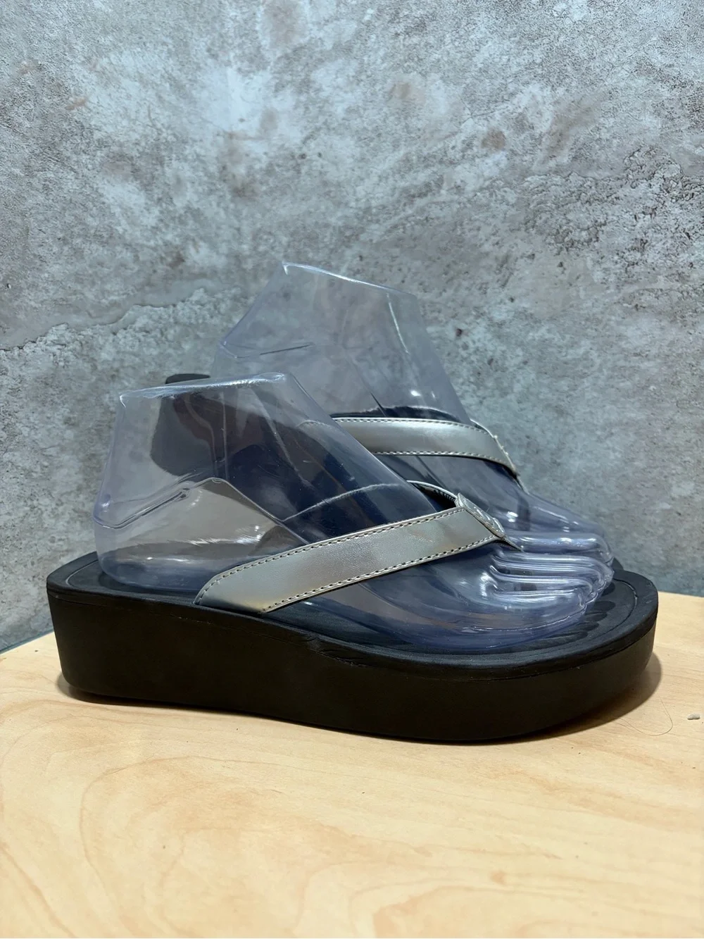 OluKai 'Ohana Women's Sandals size 8